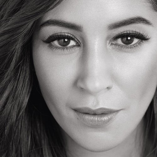 Leila Bekhti Volume Milion Hero